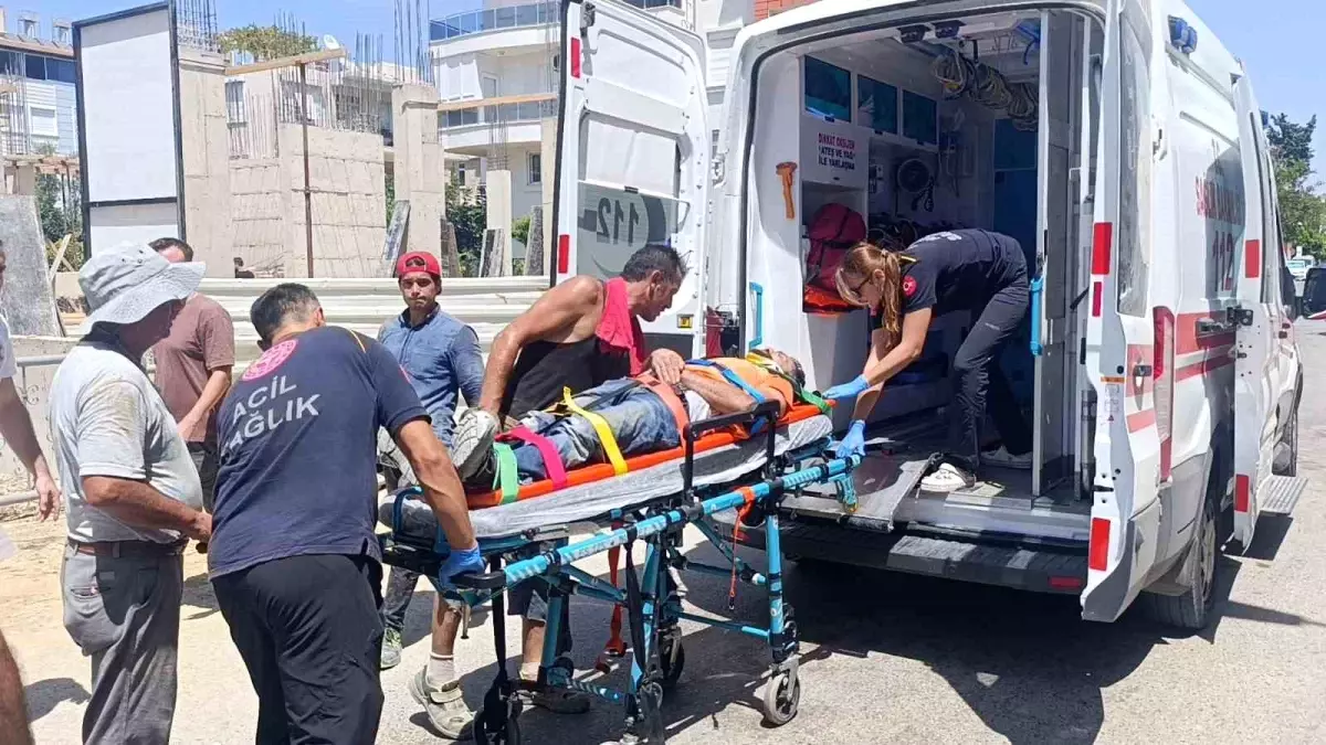 Manavgat’ta İnşaatta Düşme Kazası: İki İşçi Yaralandı