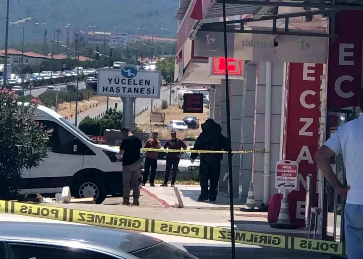 Muğla'da Yol Kenarındaki Valizler Paniğe Neden Oldu