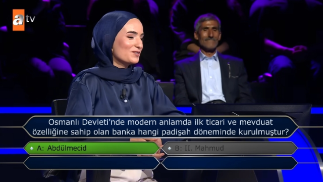 Osmanlı Devleti'nde modern anlamda ilk ticari ve mevduat özelliğine sahip olan banka hangi padişah döneminde kurulmuştur?