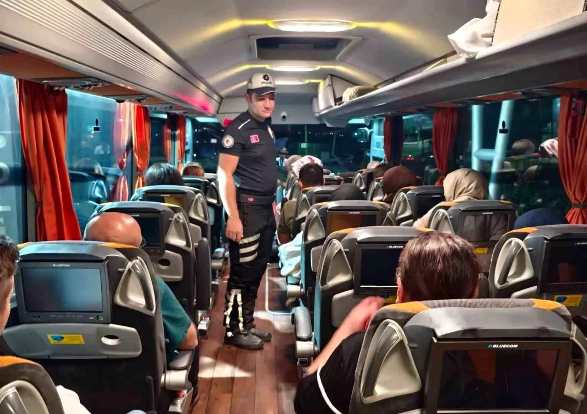 Manisa'da Otobüslerde Emniyet Kemerine Denetim