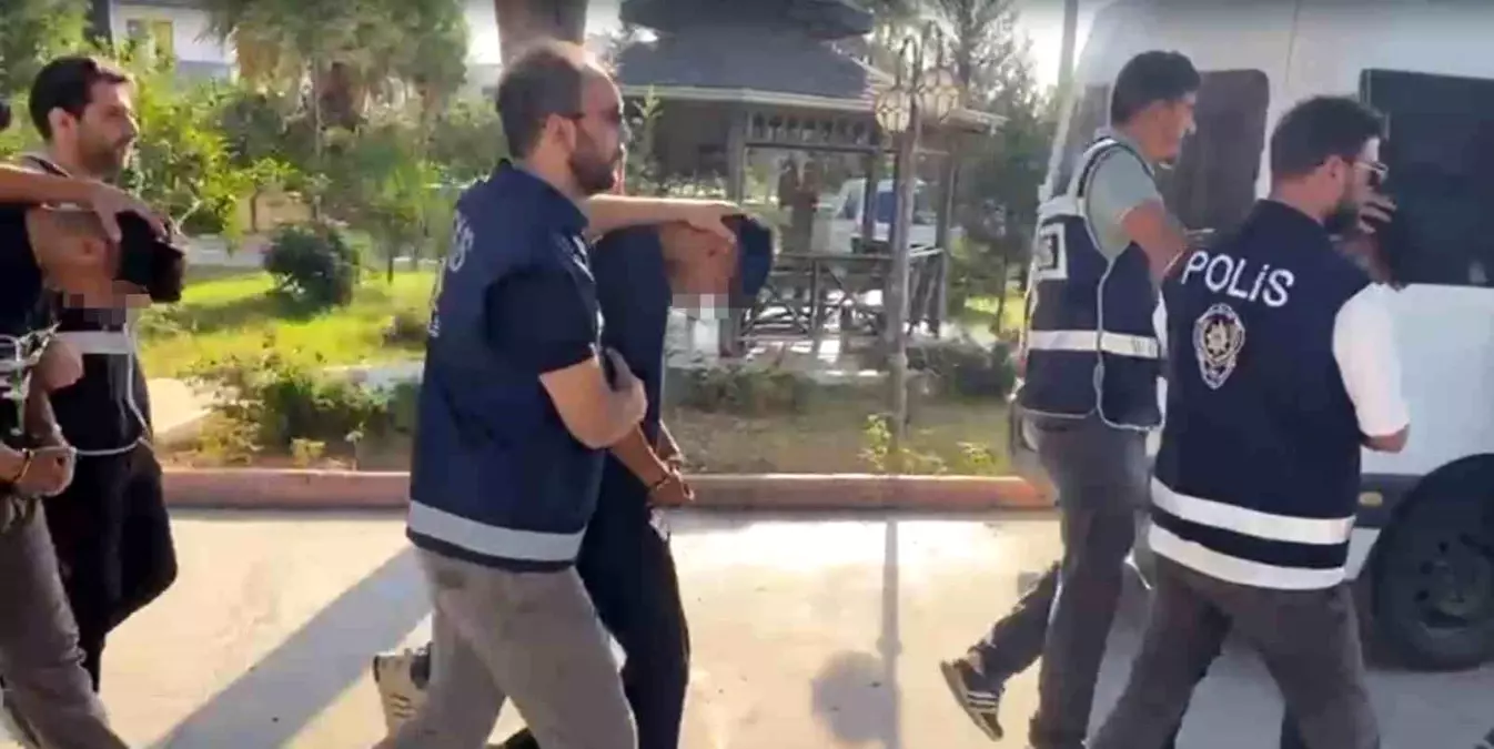 Didim'de MİT Görevlisi Kılığına Giren Dolandırıcılar Yakalandı