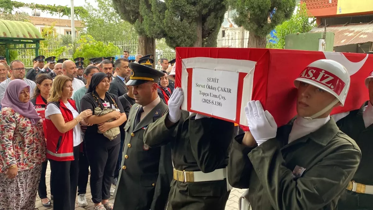 Edirne'de şehit olan Topçu Uzman Çavuş Servet Ökkeş Çakır memleketi Osmaniye'de toprağa verildi