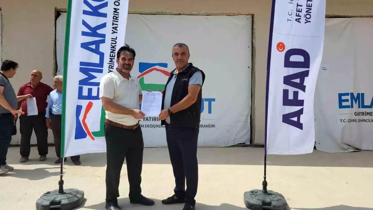 Adıyaman'da Deprem Sonrası İş Yerleri Hak Sahiplerine Teslim Edilmeye Başlandı