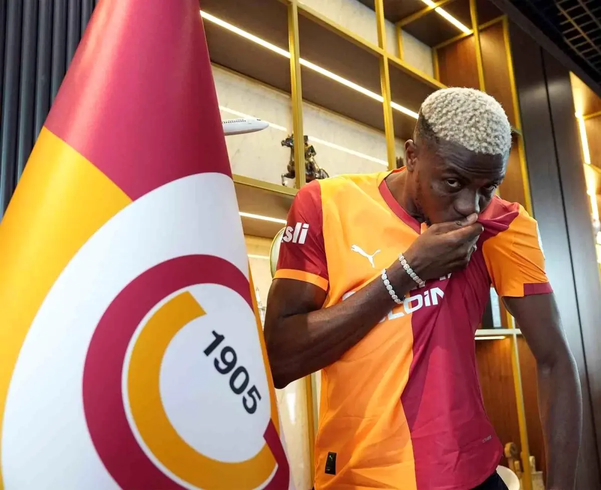 Victor Osimhen: 'Çok daha büyük başarılara imza atacağımıza inanıyorum'