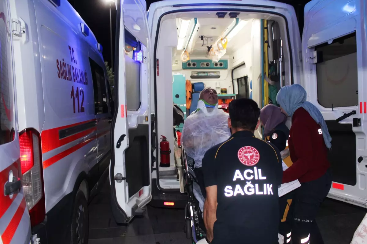 Yüksek Sesle Müzik Dinleyenlere Uyarı: Emekli Polis Bıçaklandı