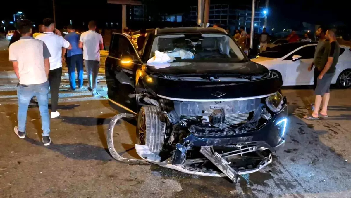 Aksaray'da TOGG Marka Araç Trafik Kazasına Karıştı: 7 Yaralı
