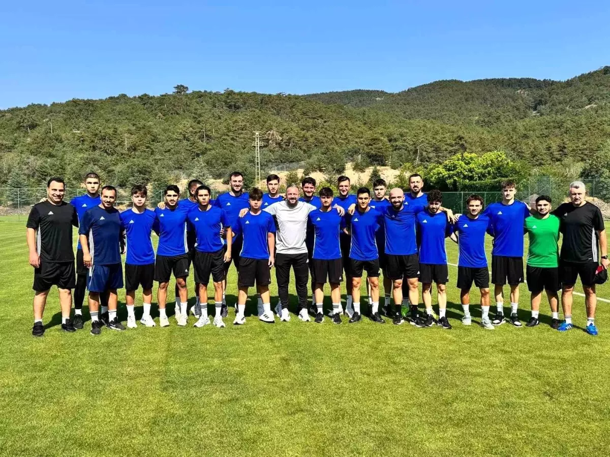 Anadolu Üniversitesi Futbol Takımı Kampa Girdi