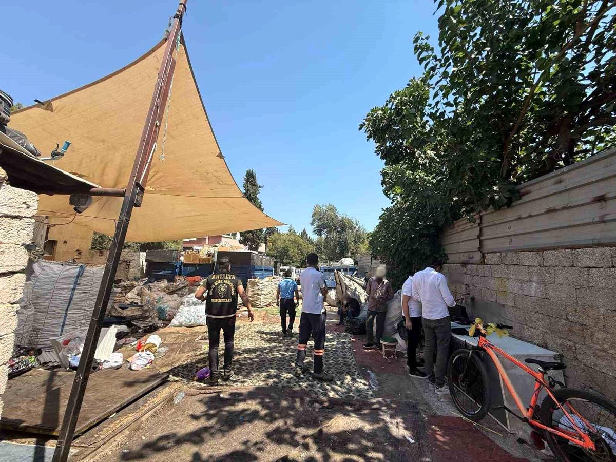 Antalya'da Hırsızlıkla Mücadele İçin 61 İş Yeri Denetlendi