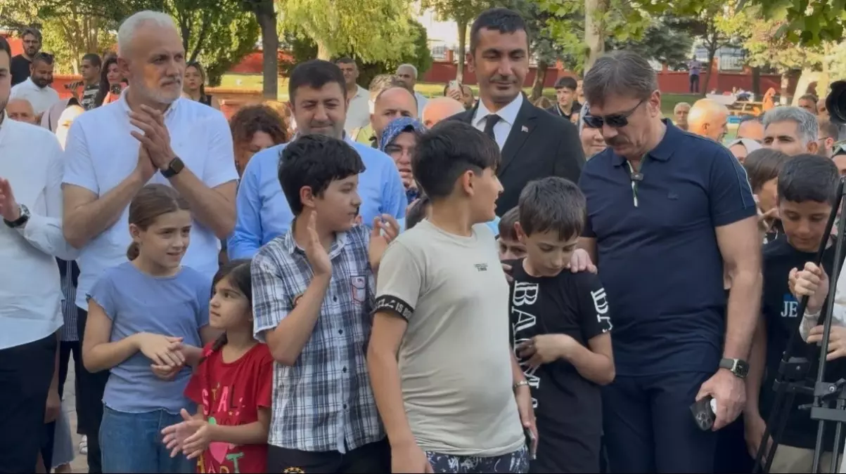 Bahçelievler Belediyesi'nden Gençlere Bisiklet Desteği