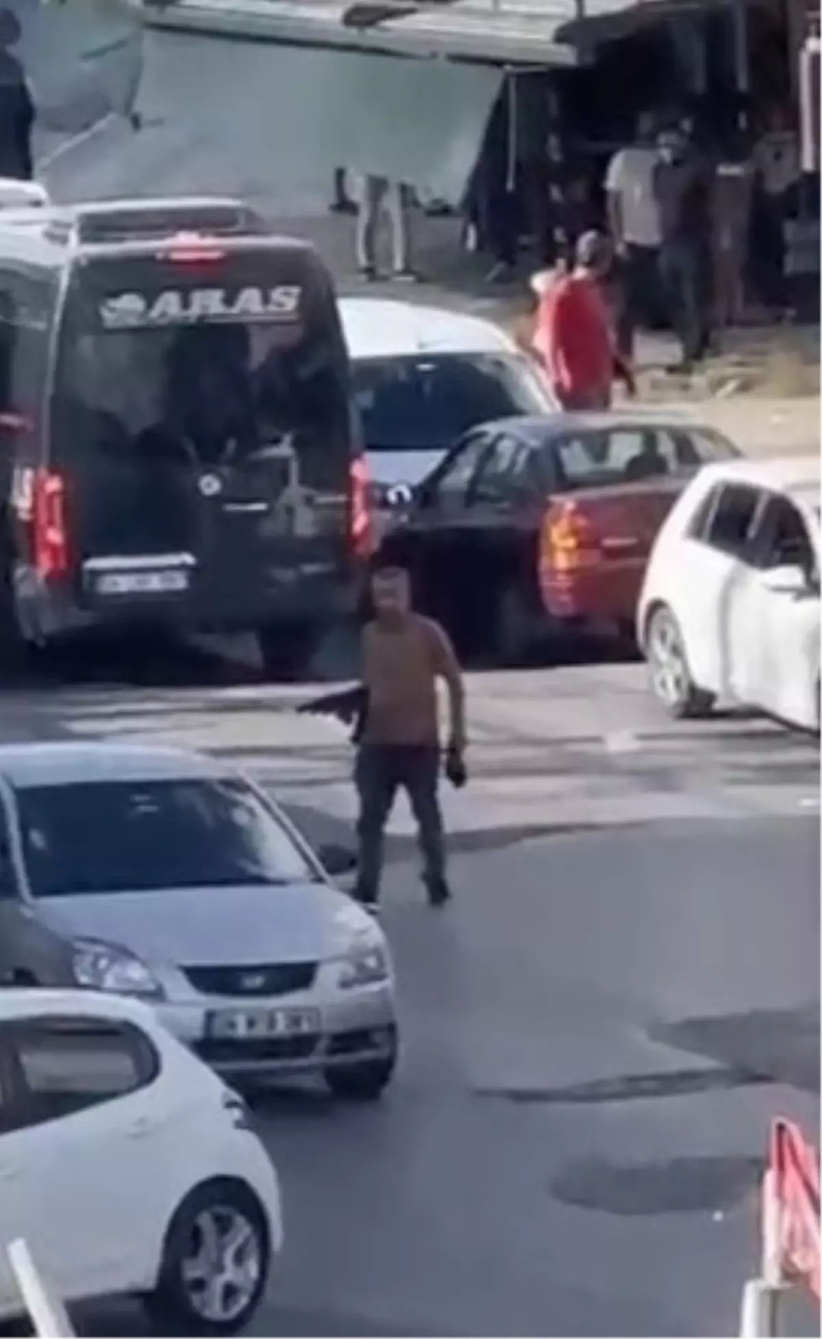 Pompalı Tüfekle Sokağa Çıkan Şahıs Gözaltına Alındı