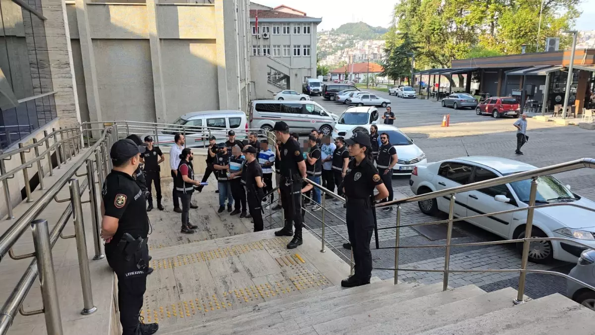 Zonguldak'ta Tefecilik Operasyonu: 3 Kardeş ve Babaları Gözaltında