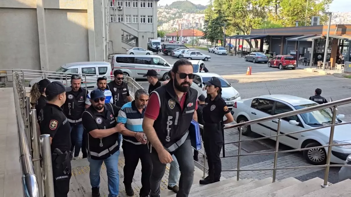 Zonguldak'ta Tefecilik İddiası: 3 Kardeş ve Babalara Tutuklama