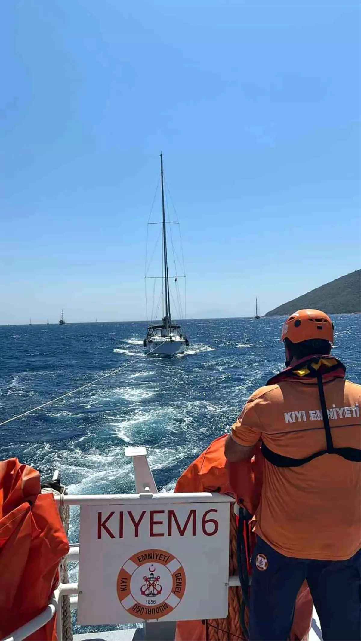 Bodrum'da Makine Arızası Yapan Tekne Kurtarıldı