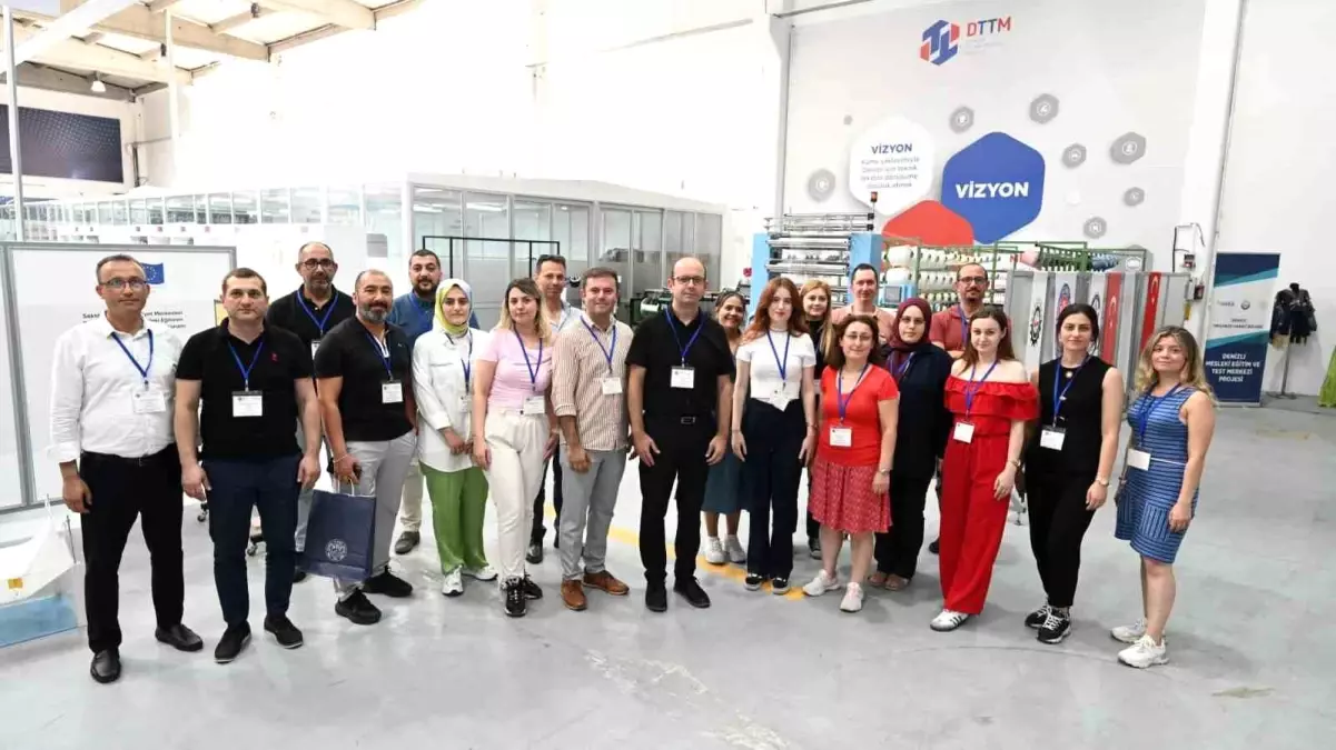 Denizli Teknik Tekstil Merkezi'nde 5 Şehirden Akademisyenlerle Çalıştay