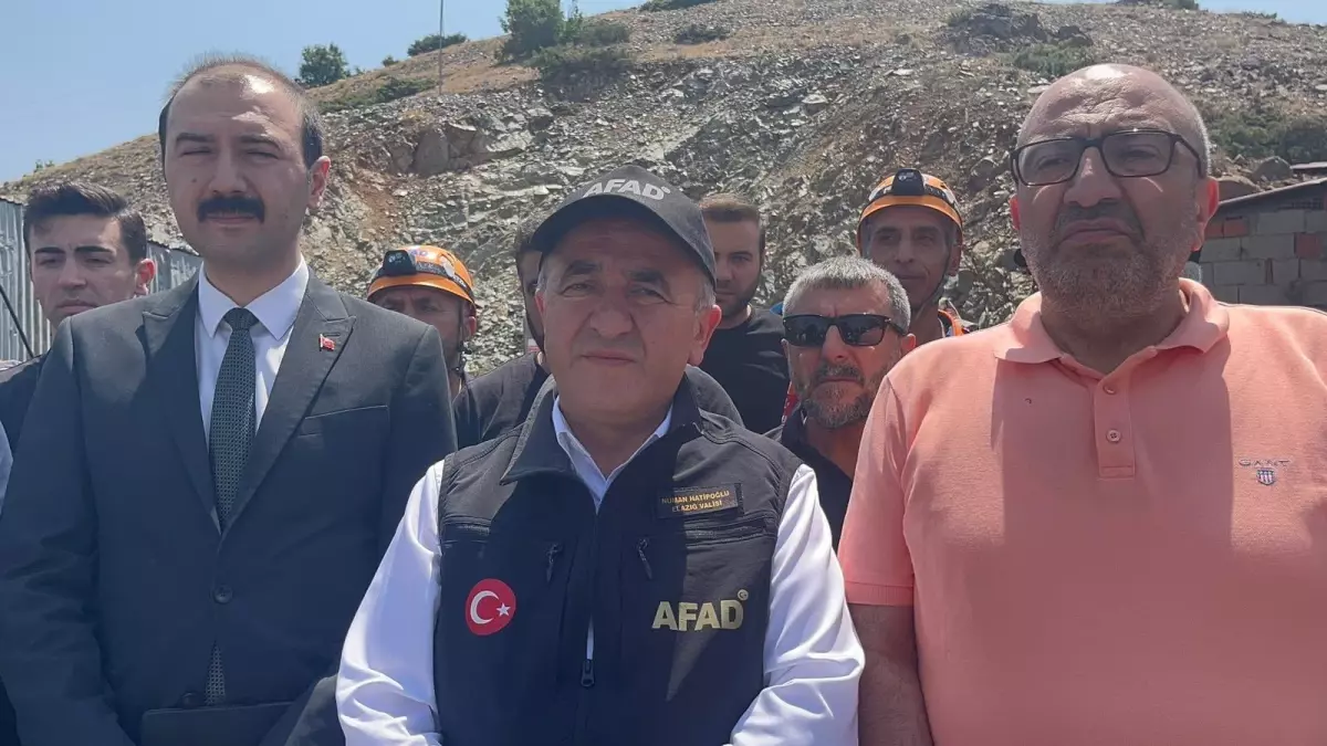 Elazığ'da Maden Göçüğünde 3 İşçi Kurtuldu, 1 İşçi İçin Kurtarma Çalışmaları Devam Ediyor