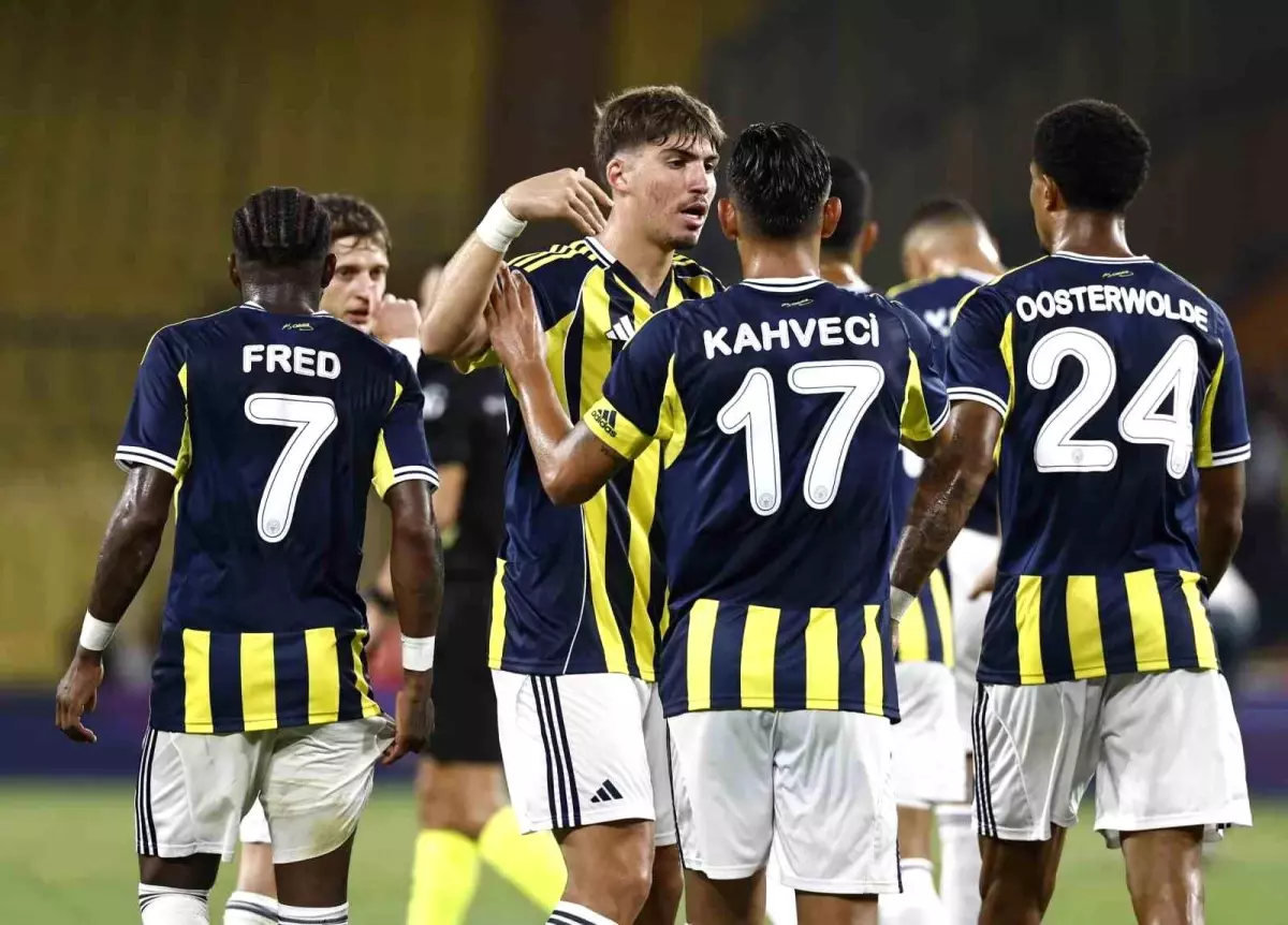 Fenerbahçe, Feyenoord Maçları İçin UEFA Kadrosunu Belirledi