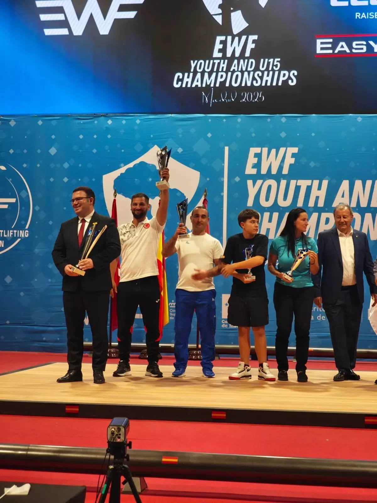 Türkiye U15 ve Yıldızlar Halter Şampiyonası'nda Rekorlara İmza Attı