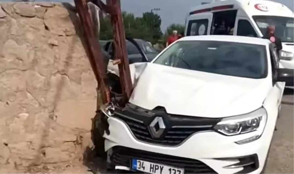 Iğdır'da Trafik Kazası: Sürücü Hafif Yaralandı