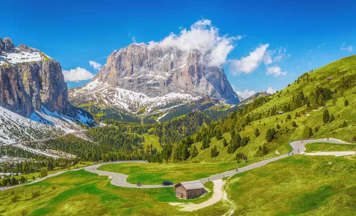 Dolomitler'de Turist Yoğunluğuna Karşı Turnikeli Geçiş Sistemi Kuruldu
