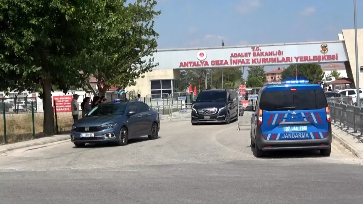 Kemal Kılıçdaroğlu'ndan Muhittin Böcek'e Destek Ziyareti