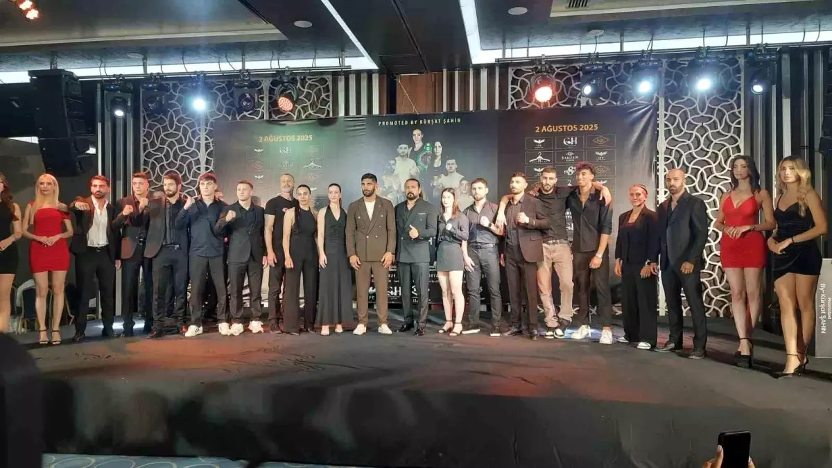 Kick Boks Gecesi Başlıyor: Dünyaca Ünlü Dövüşçüler Küçükçekmece'de Ringde