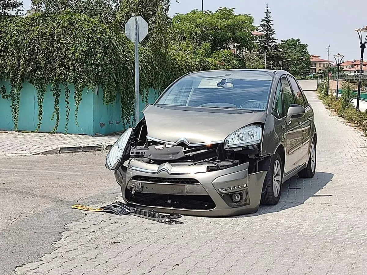 Konya'da Otomobil Çarpışması: 1 Yaralı