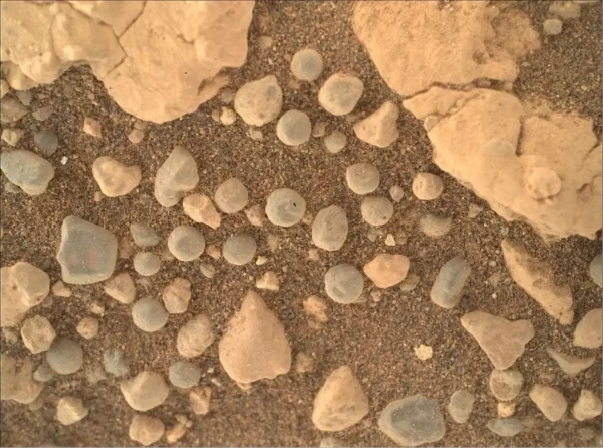 NASA'nın Perseverance Aracı Mars'ta Gizemli Küreler Keşfetti