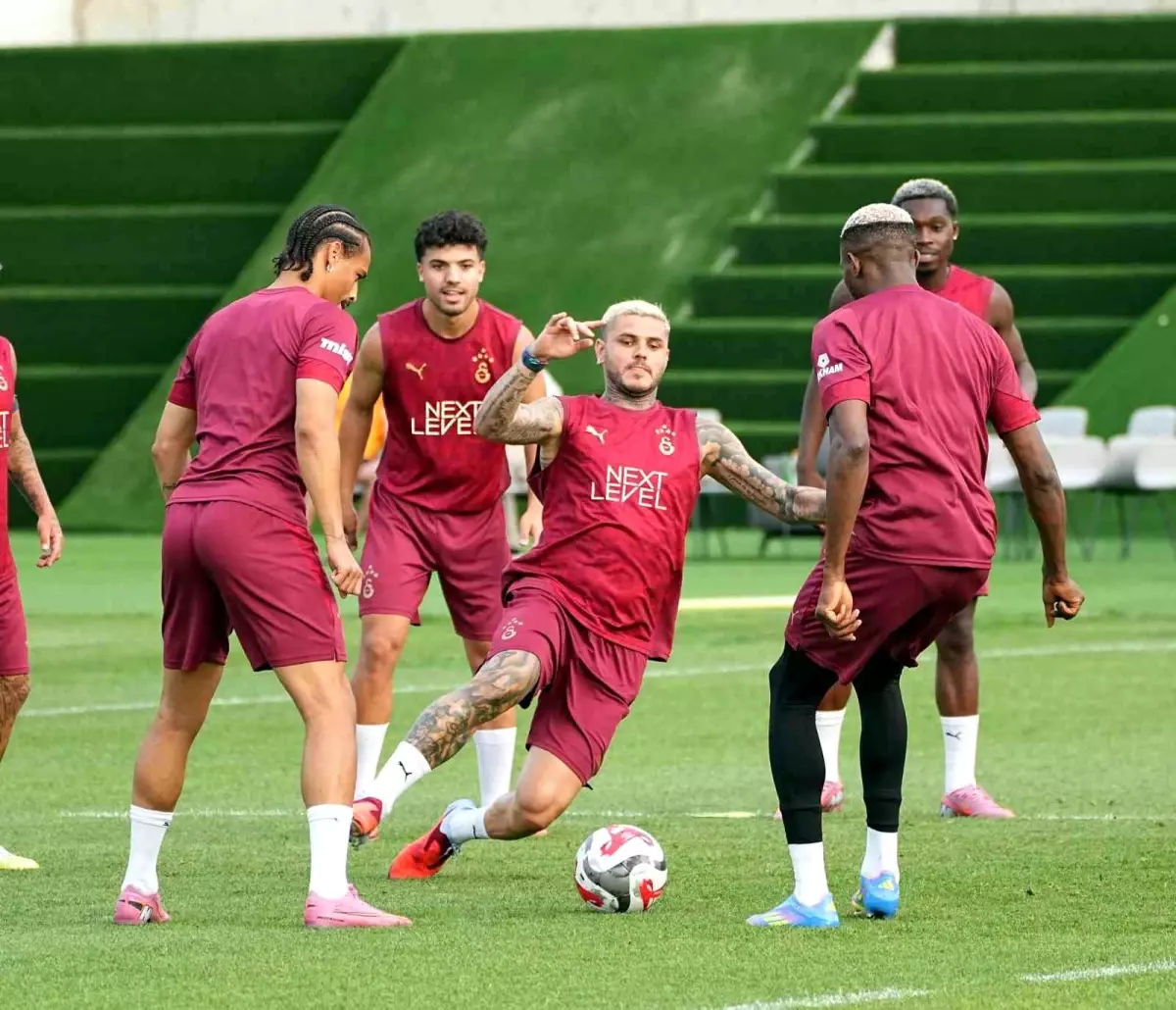 Galatasaray'da Victor Osimhen Yeni Sezona Hazır