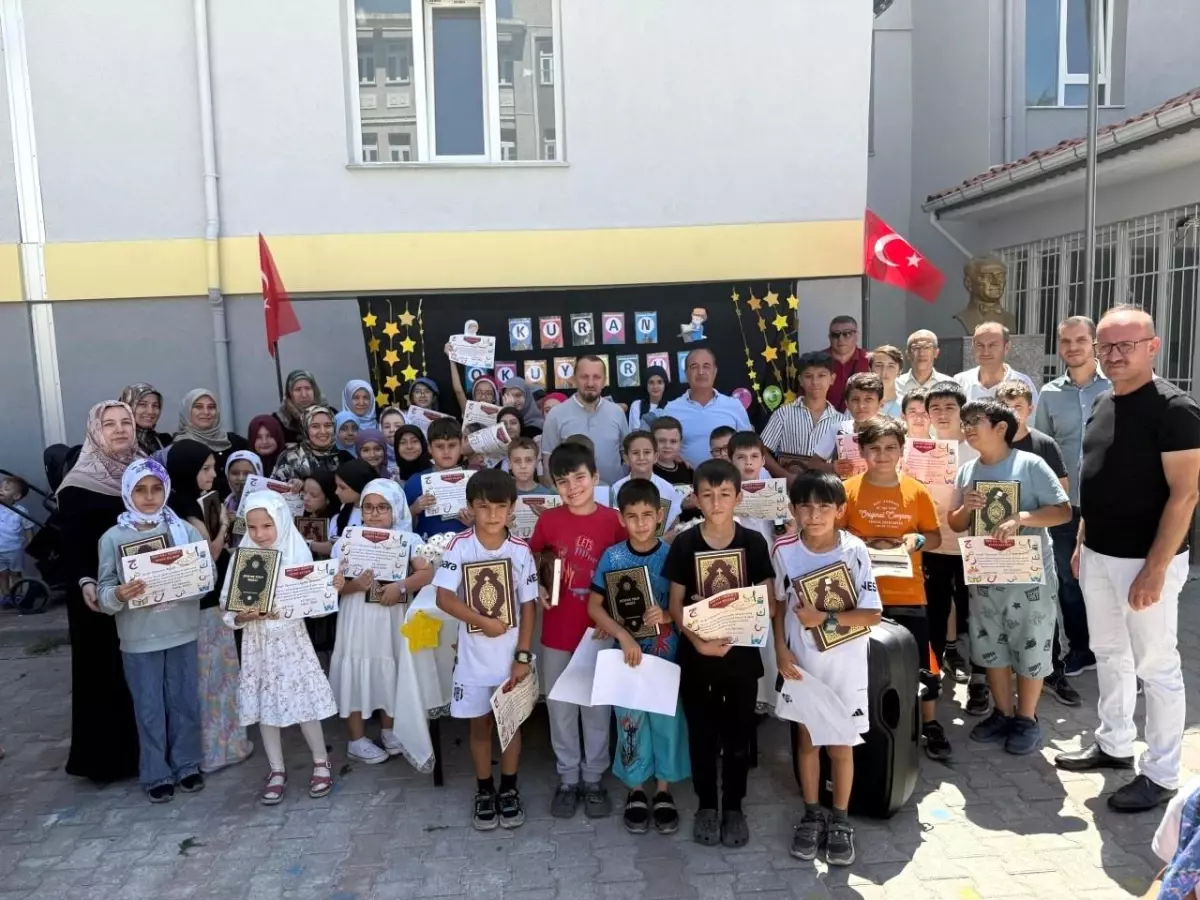 Simav İlçe Müftülüğünden Kur'an Kursu Öğrencilerine Ödül Töreni