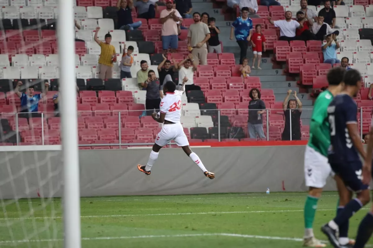 Samsunspor, USL Dunkerque'yi 1-0 Yenerek Hazırlık Maçını Kazandı
