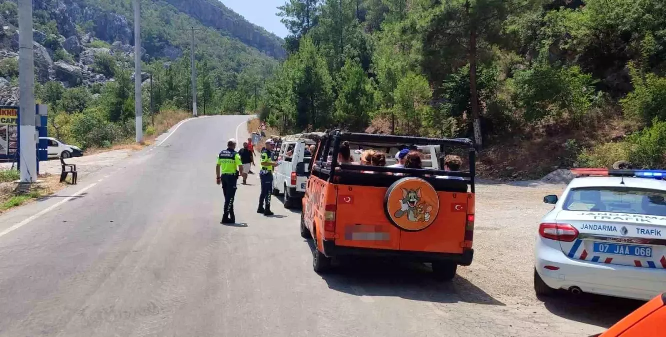 Alanya'da Safari Araçlarına Denetim: 19 Araç Ceza Aldı