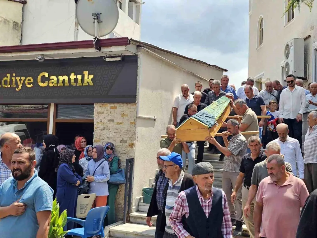 Bursa'da Hasta Nakil Ambulansı ile Kamyonetin Çarpışması: 1 Ölü