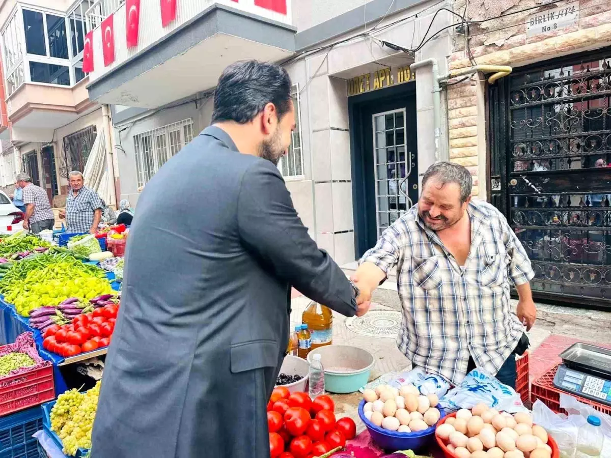 Mücahit Arınç, Manisa'da Pazarcı Esnafıyla Buluştu