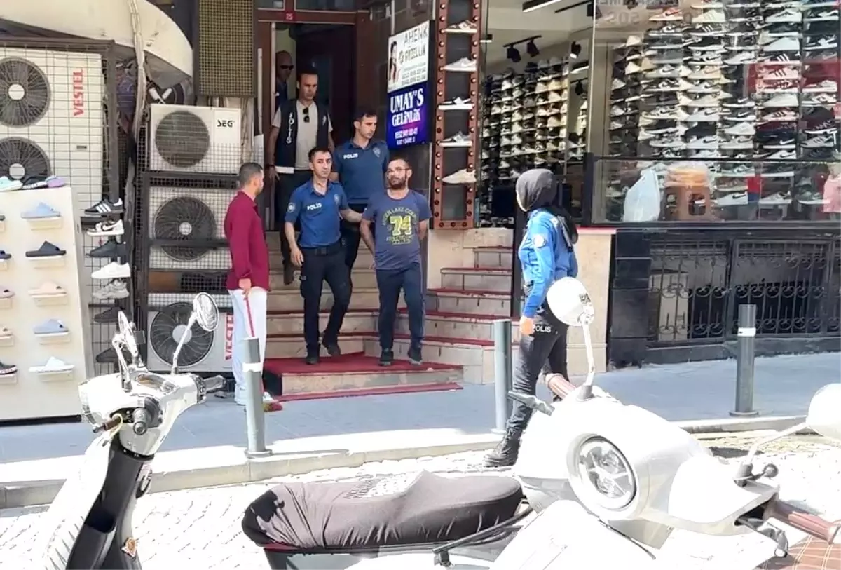 Hapis Cezası Bulunan Gökhan İ. Çatıdan Yakalandı