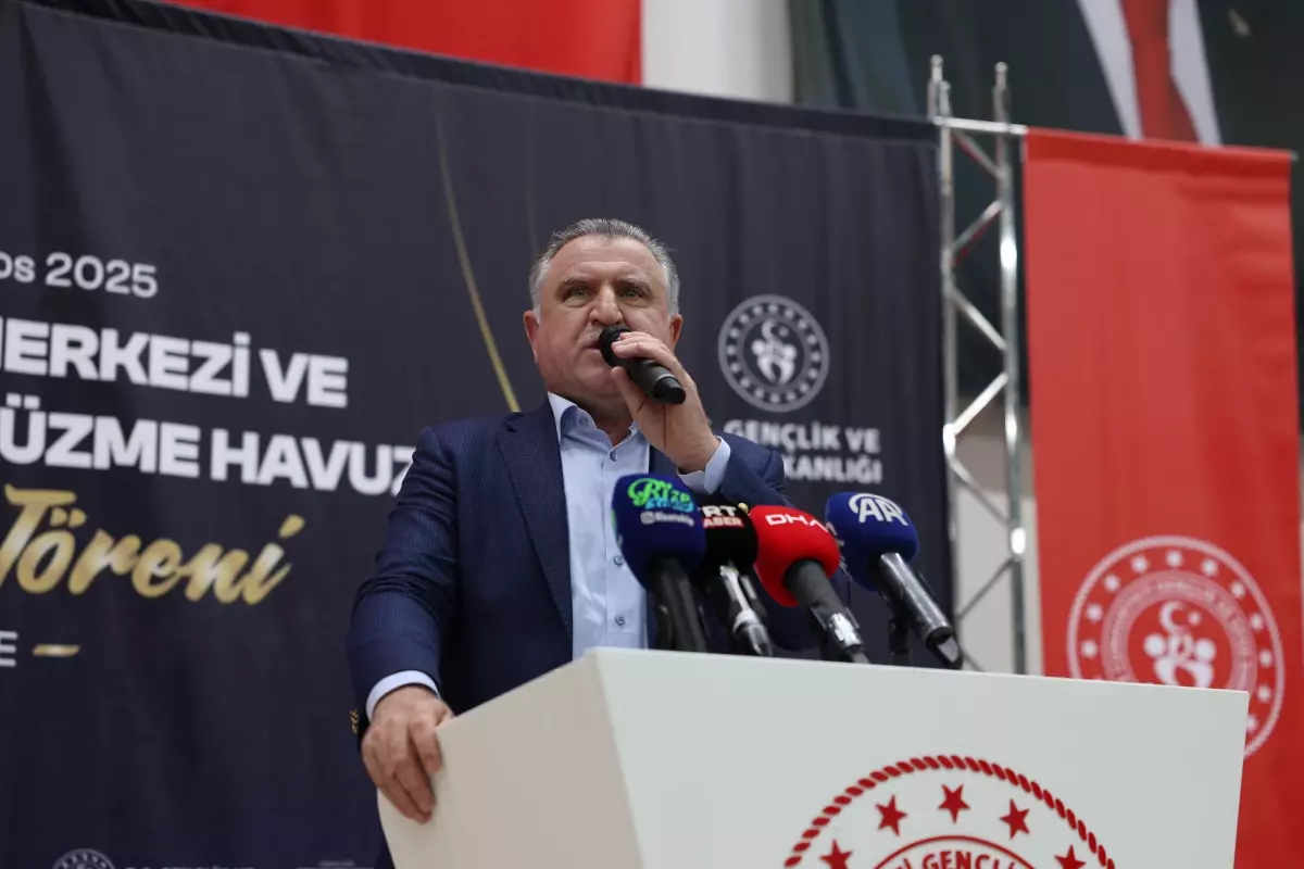 Gençlik ve Spor Bakanı, Yüzme Bilmeyen Kalmasın Projesi ile 12 Milyon Vatandaşa Yüzme Öğretti