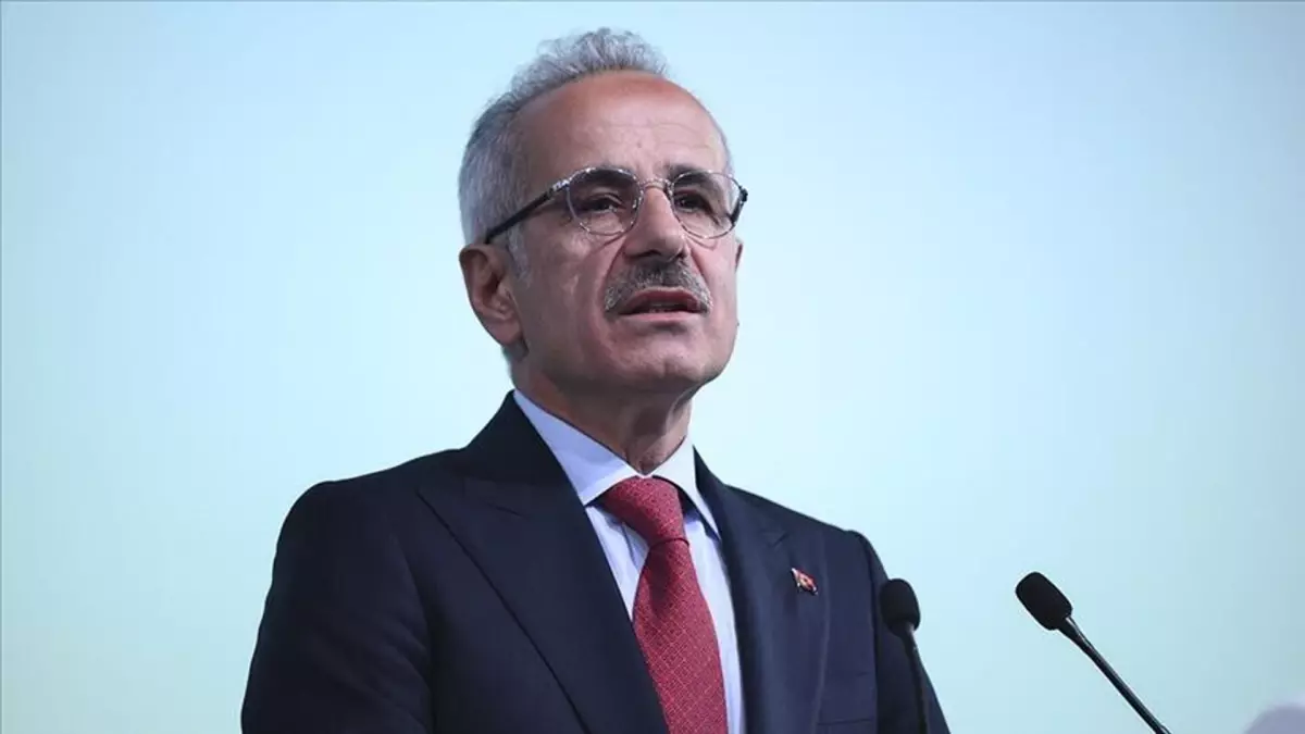 Bakan Uraloğlu duyurdu: Trabzon'a ikinci havalimanı geliyor