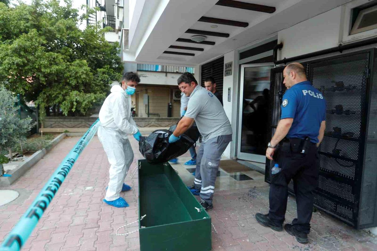 Antalya'da Trans Birey Cinayeti: 3 Şüpheli Adliyeye Sevk Edildi