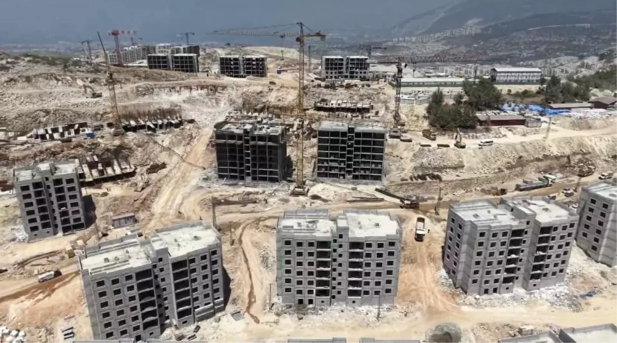 İskenderun'da Afet Konutları İnşaatı Hızla Sürüyor