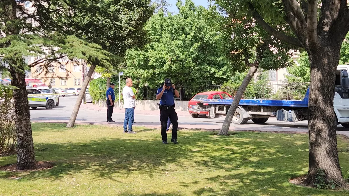 Konya'da 'Dur' İhtarıyla Kaçan Ehliyetsiz Sürücü Gözaltına Alındı
