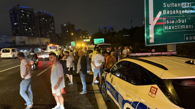 Eyüpsultan'da 16 araç birbirine girdi, yaralılar var