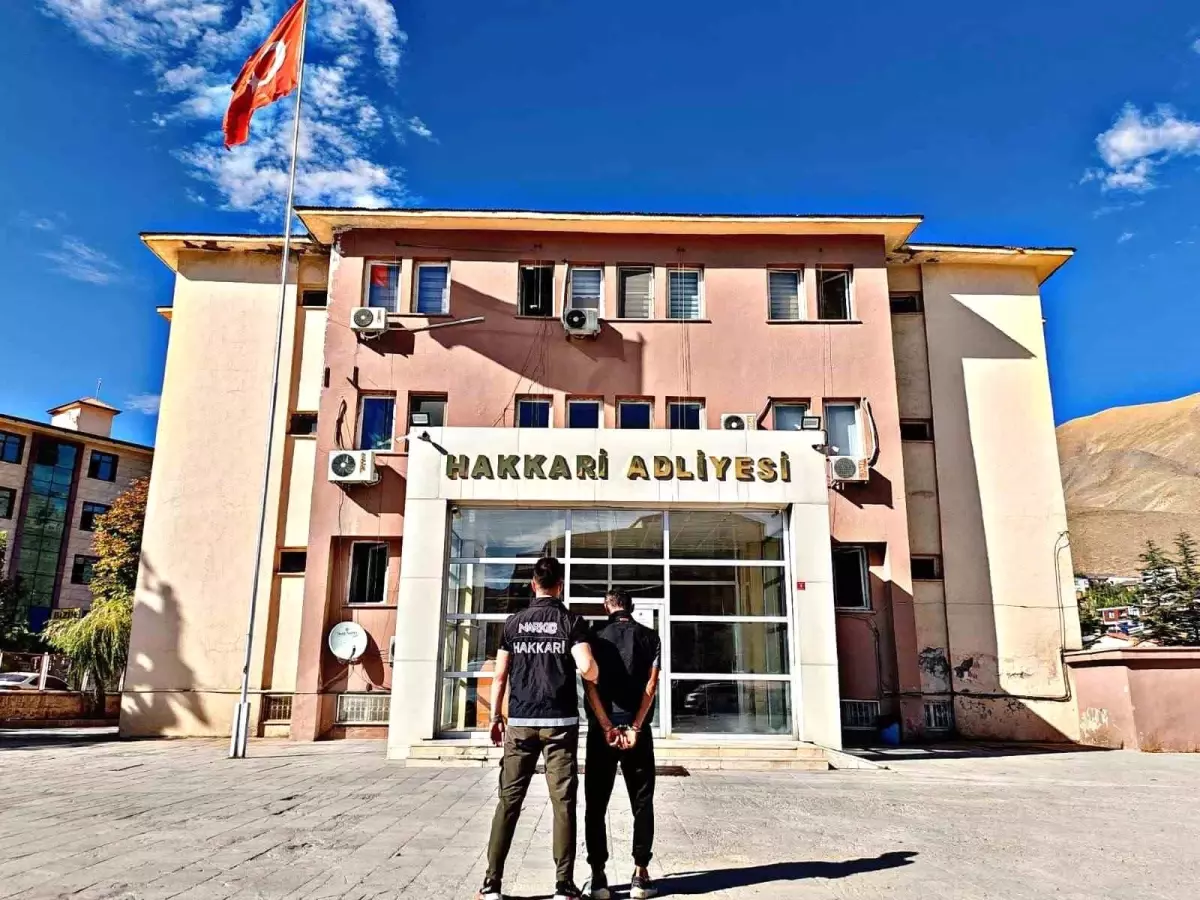 Hakkari'de Uyuşturucu Suçlarına Yönelik Operasyon: 15 Şüpheli Yakalandı