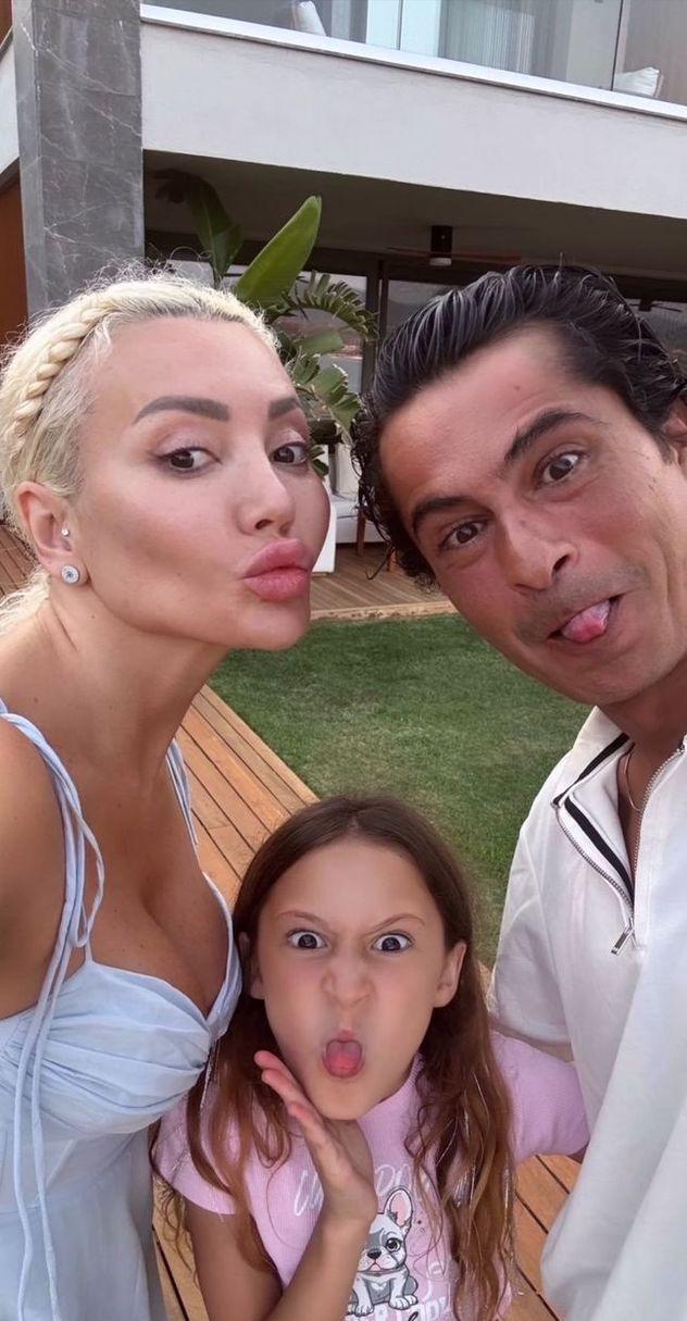 İsmail Hacıoğlu, eski eşiyle yeniden evlendi! Gelinlik seçimi pek iddialı