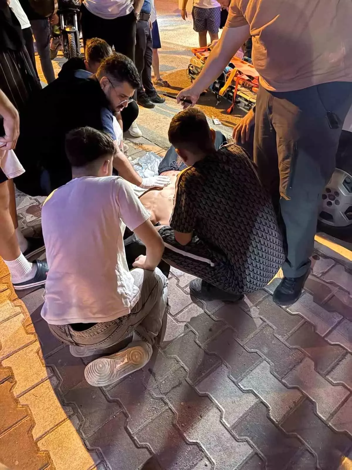 İzmir'de Kavga: 2 Yaralı, 1 Ağır