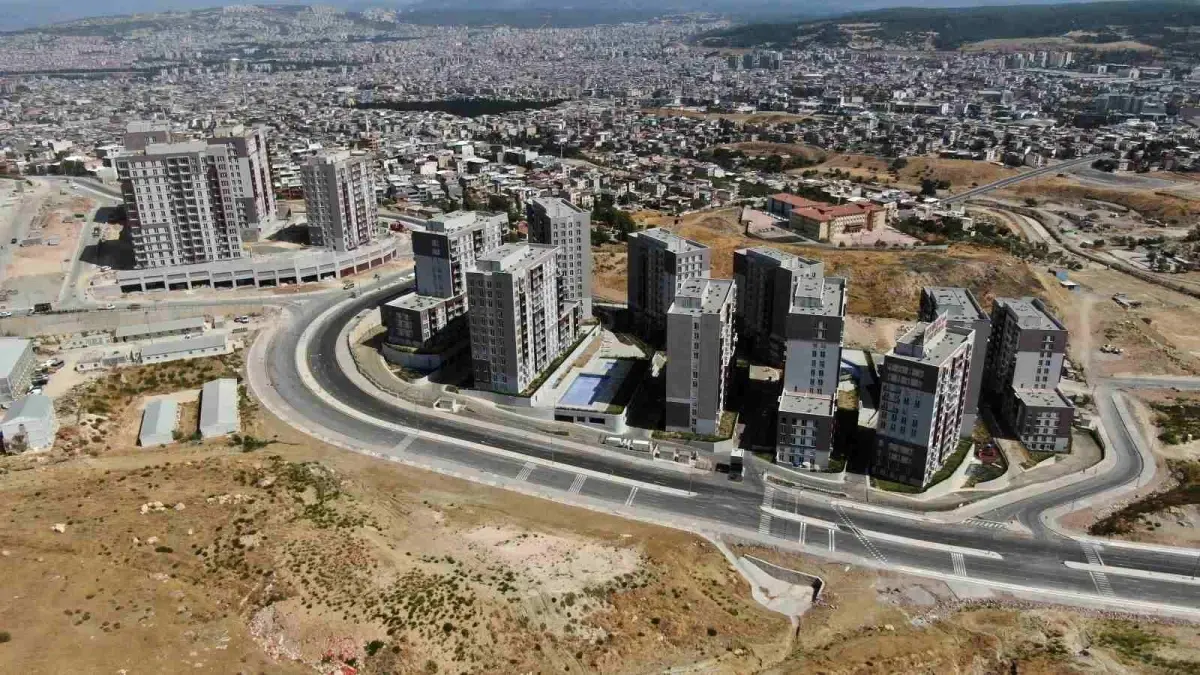 Yüksek Faizler Eski Binalara Yönlendiriyor: İzmir'de Konut Talebi Değişiyor