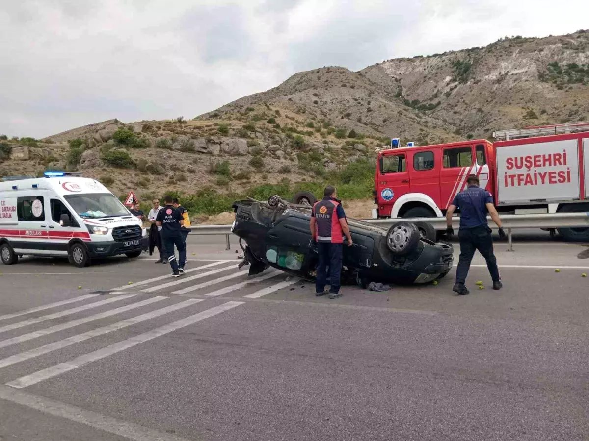 Sivas'ta Lastiği Kopan Otomobil Takla Attı: Sürücü Yaralandı