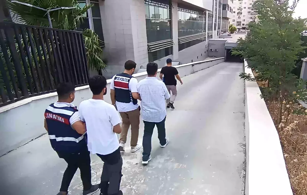 Mersin'de DEAŞ'a Finans Sağlayan 2 Şüpheli Yakalandı