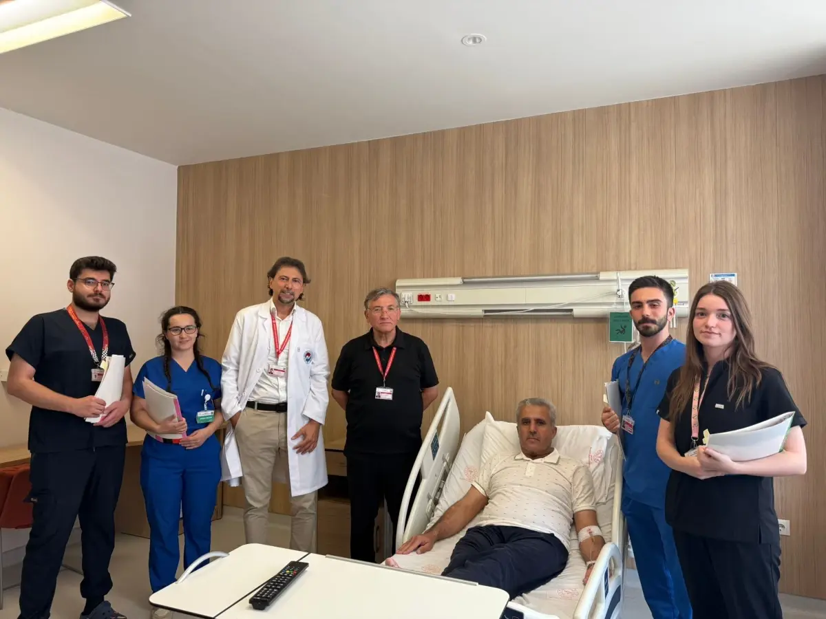 Robotik Cerrahi ile Mide Kanserini Yenerek Sağlığına Kavuştu