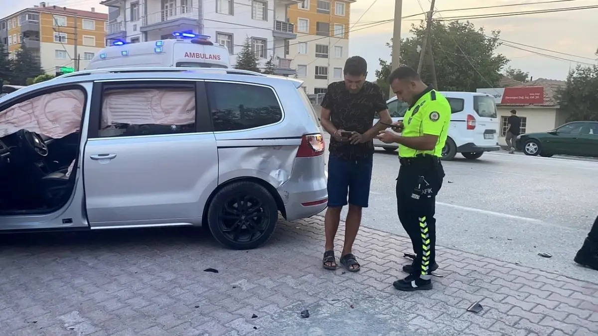 Konya'da Motosiklet ve Otomobil Çarpıştı: 1 Yaralı