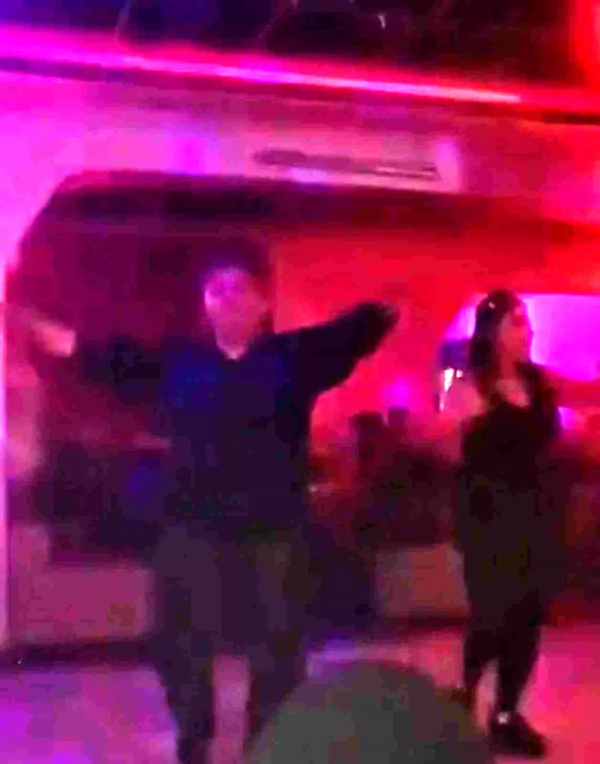 Iğdır'da Tarım Müdürü Pavyonda Görüntülendi, Tepkiler Yağdı
