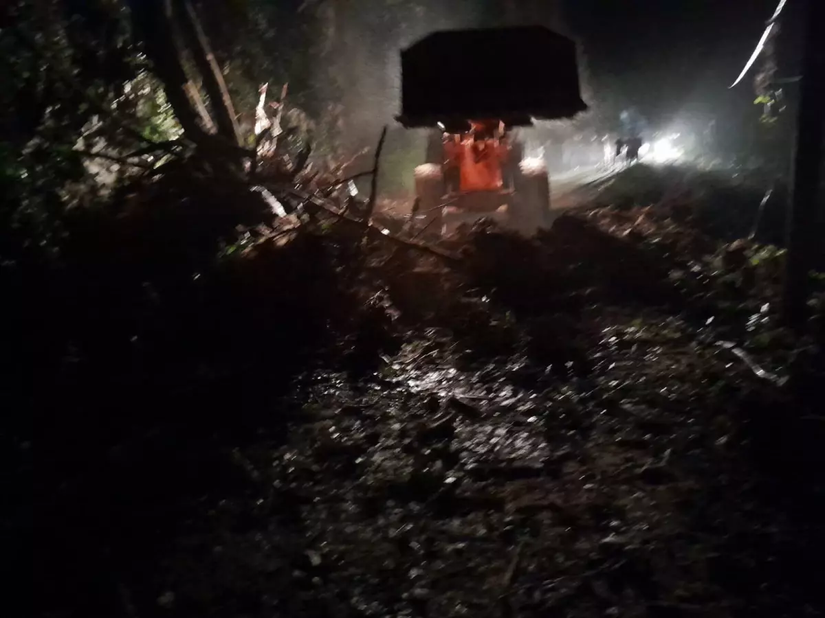 Rize'de Heyelan Sonrası Yayla Yolu Yeniden Açıldı